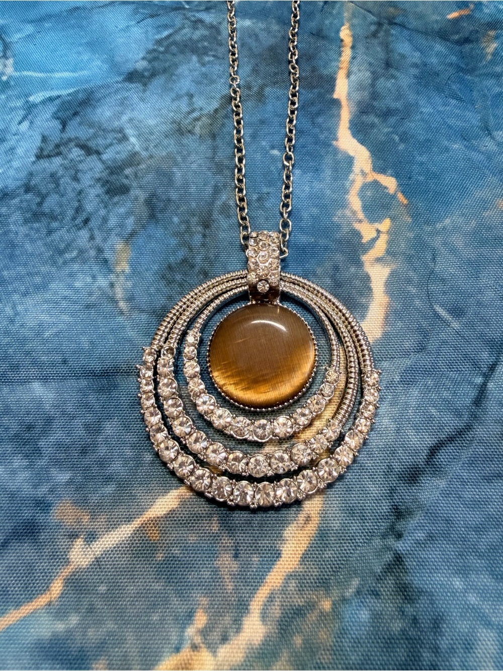 A Cats eye Necklace and Earring set NWT